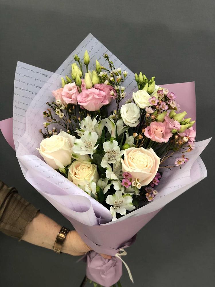 Букет цветов из: Альстромерии, Розы и Лизиантусы в Переславле-Залесском