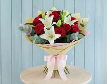 Букет цветов из:  Лилии и Розы в Переславле-Залесском