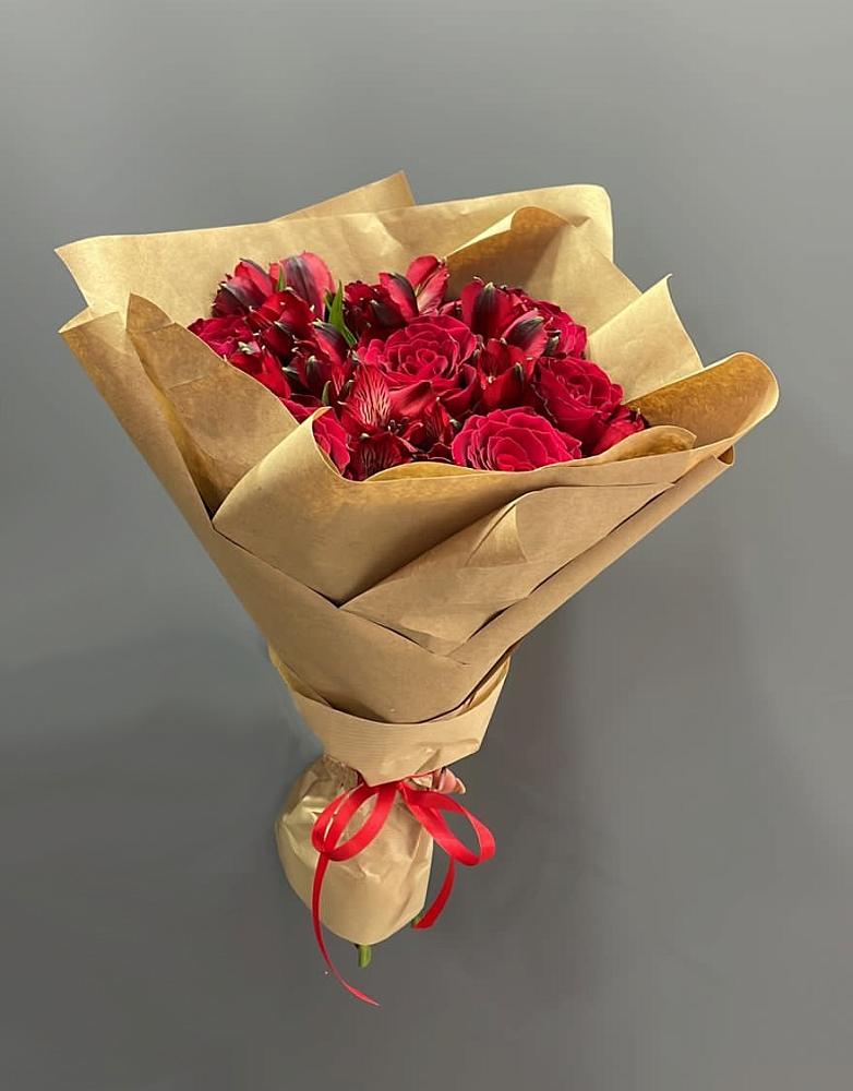 Букет цветов из: Альстромерии и Розы в Переславле-Залесском