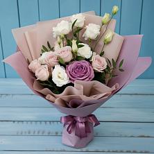 Букет цветов из:  Розы и Лизиантусы в Переславле-Залесском