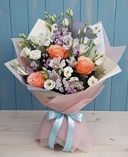 Букет цветов из:  Лизиантусы, Розы, Альстромерии и Гипсофила в Переславле-Залесском