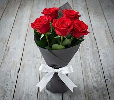 Букет 5 Красных роз Эдлесс Лав в Переславле-Залесском