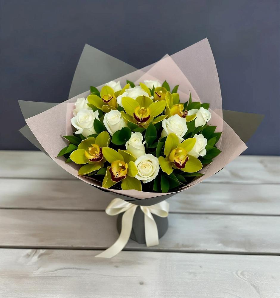 Букет цветов из: Орхидеи и Розы в Переславле-Залесском