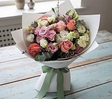 Букет цветов из:  Розы, Лизиантусы и Гвоздики в Переславле-Залесском