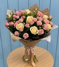 Букет цветов из:  Розы в Переславле-Залесском