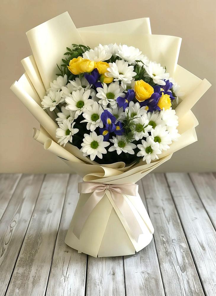 Букет цветов из: Ирисы, Хризантемы и Розы в Переславле-Залесском