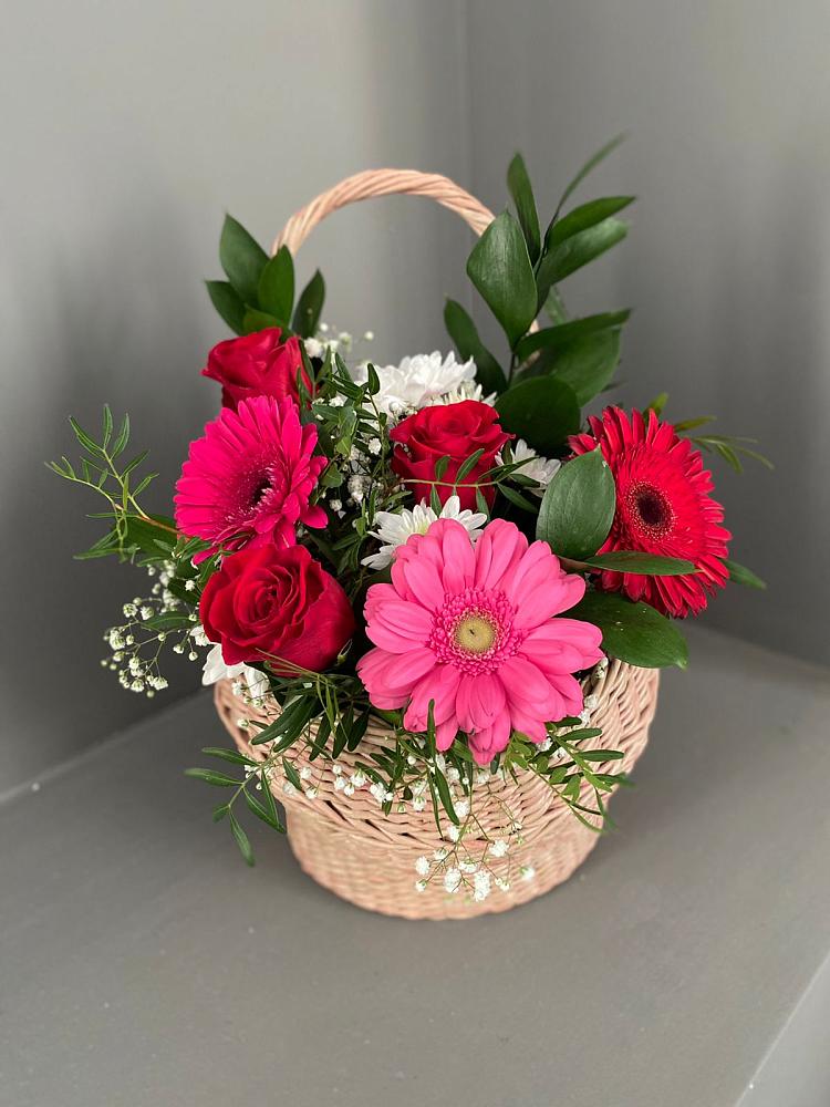 Цветочная композиция из Розы, Хризантемы и Герберы в корзине в Переславле-Залесском