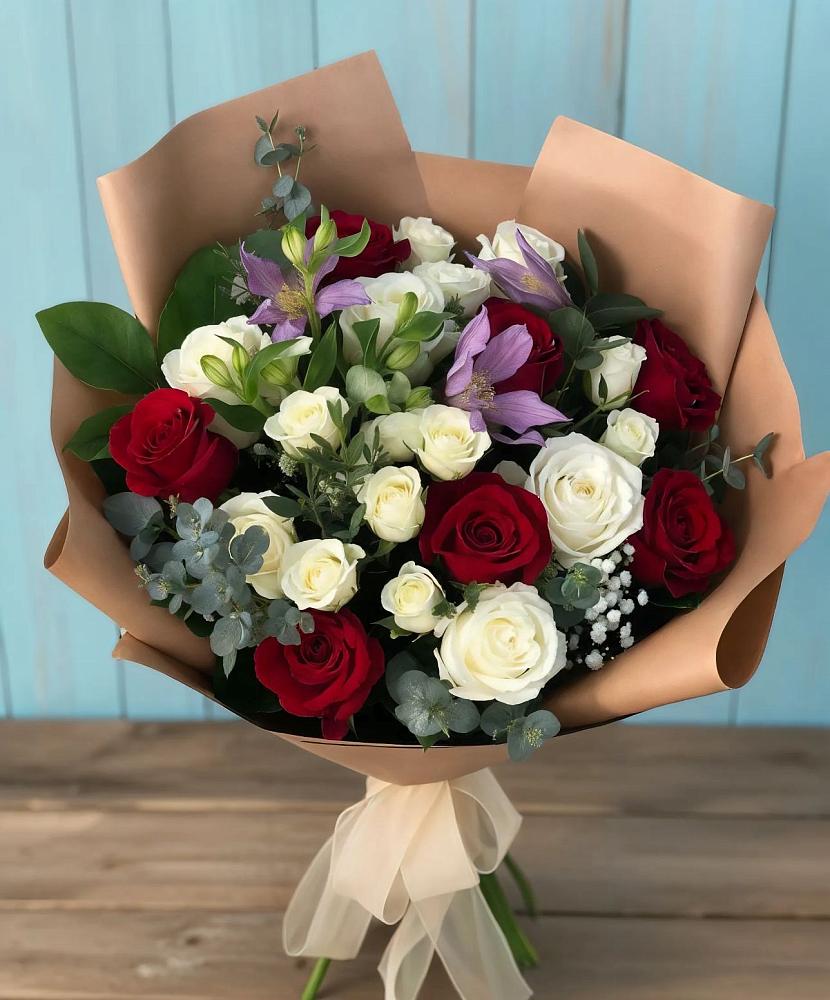 Букет цветов из: Розы и Альстромерии в Переславле-Залесском