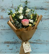 Букет цветов из:  Розы и Лизиантусы в Переславле-Залесском