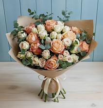 Букет цветов из:  Альстромерии и Розы в Переславле-Залесском