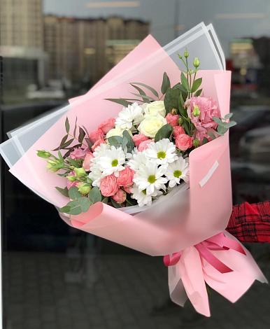 Букет цветов из: Розы, Лизиантусы и Хризантемы в Переславле-Залесском